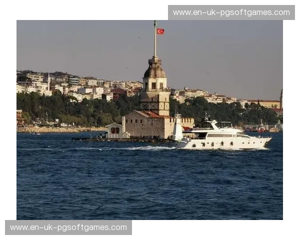 巴黎Vs伊斯坦布尔：流动的盛宴与永恒的呼愁，谁才是你灵魂的终点？